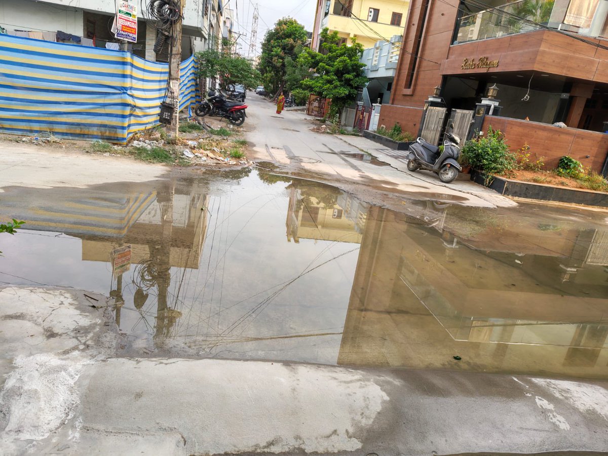 malleshu007's tweet photo. @MC_Cyberabad @DC_Ameenpur 
In word 270 Lakshmi Sai Meadows Colony drainage overflow on roads 
Please take necessary action on the matter, multiple times we given complaint but no permanent resolution https://t.co/XH1elqKq1y