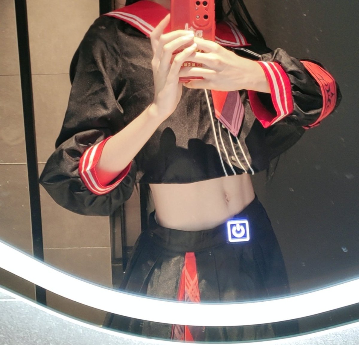 为君扶病坠高台 tweet media