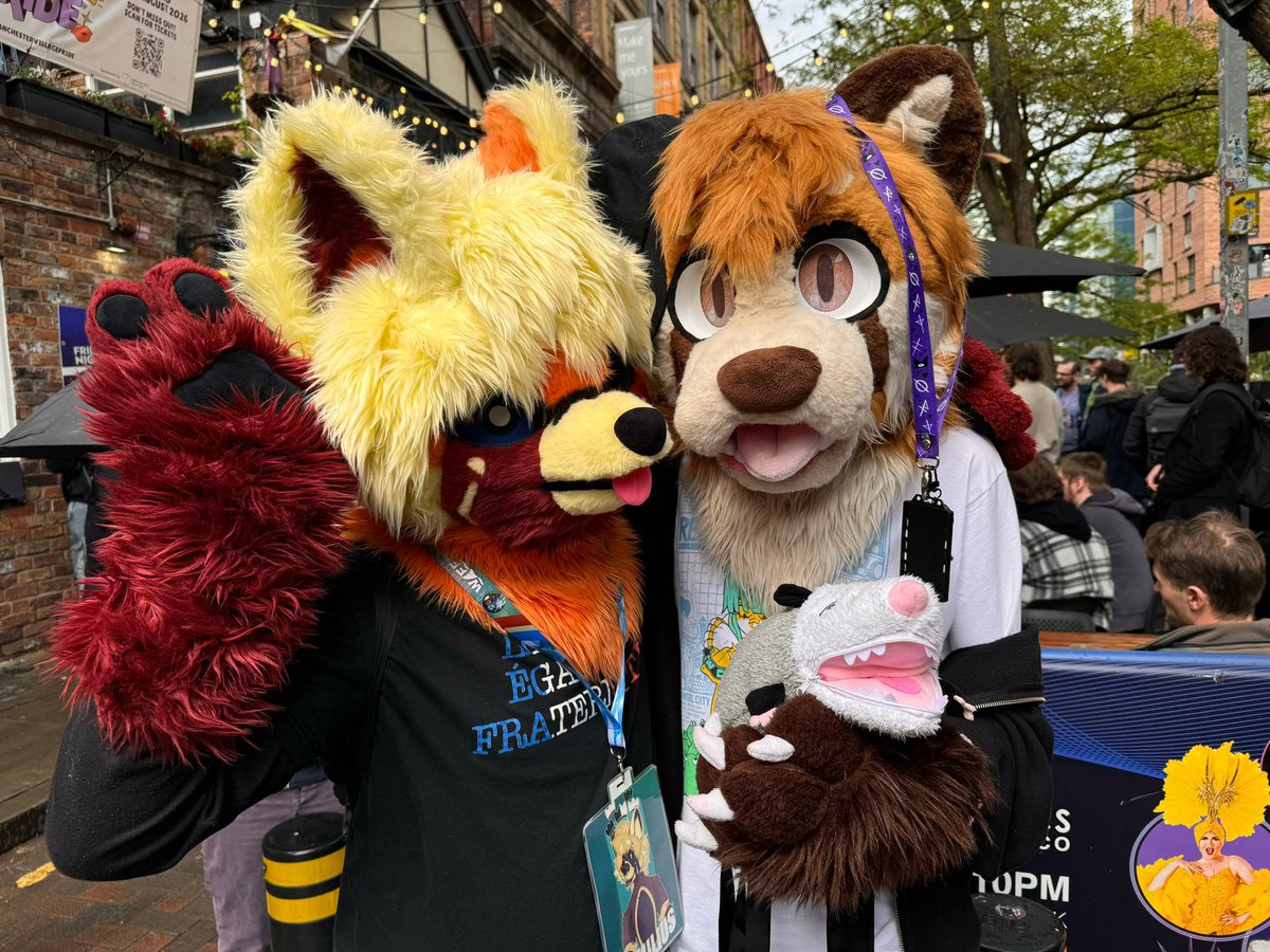 Asbestos_Gamer's tweet photo. more like fursuit fries day 🍟
@AmicusAemilius wah combo

#fursuitfriday https://t.co/vudygIVcPB