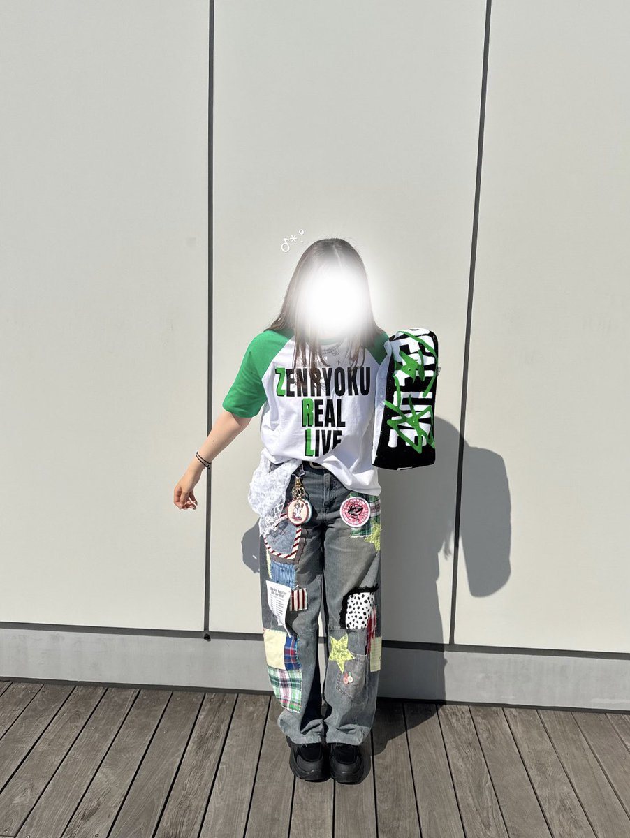 Y26613969's tweet photo. 今回の衣装可愛すぎて私もデニムアレンジしてみました！
可愛くできた🌱⭐️

 #リトグリ_全力REALLIVE
 #リトグリ_余韻 https://t.co/MZ02HsmgIw