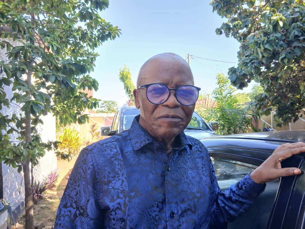 acprdcongo's tweet photo. #RDC : un député national honoraire a alerté sur la persistance du phénomène #Mobondo dans le secteur de #Wamba, dans le territoire de #Bagata, au #Kwilu, dans le sud-ouest de la République démocratique du Congo, lors des échanges vendredi avec l'#ACP.
« J’alerte sur la persistance du phénomène Mobondo dans le secteur de Wamba, dans le territoire de Bagata, particulièrement dans le groupement Kisia où les miliciens Mobondo ont occupé une quinzaine de villages, notamment Mvulabanku, Kimpasi, centre Lwono, Nselemulele, Muembonkien, Mumbano et Kongo », a dit Sylvain Delma, député national honoraire de la circonscription électorale de Bagata.
Découvrez d'autres informations sur notre site web https://t.co/tGEWJ2Bgzn
