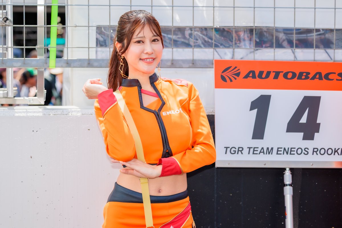 RockMan_Kazu's tweet photo. 2026 AUTOBACS SUPER GT Rd.2 FUJI
#ROOKIERacing
#ENEOSGIRLS
#夏実晴香 さん✨@writer_tsunakan
写真の対応ありがとうございました😃
#ツナ缶
#SUPERGT #RA #レースアンバサダー #RQ https://t.co/9a2mr0bETB