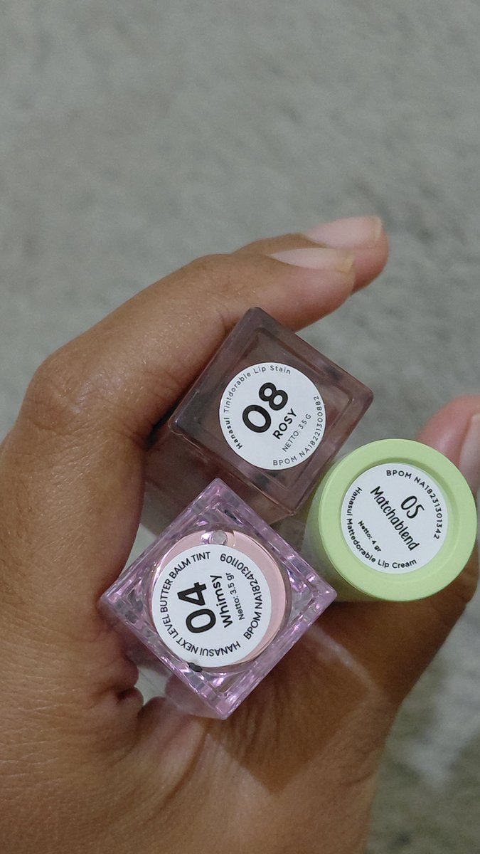 jerukanget_'s tweet photo. @txtdarionlshop Hanasui is the keyyyy!!! 🥹🫰🏻
murah meriah, stainnya oke bgtttt
bahkan sampe punya berbagai macam lip productnya 😆😆

lipcream yg matcha edition: https://t.co/s1Lyg5aoGO
lipstain: https://t.co/3Z7olbvFEf
butterbalm tint: https://t.co/eZ9MzHuW3D https://t.co/IdYSVJrVNF