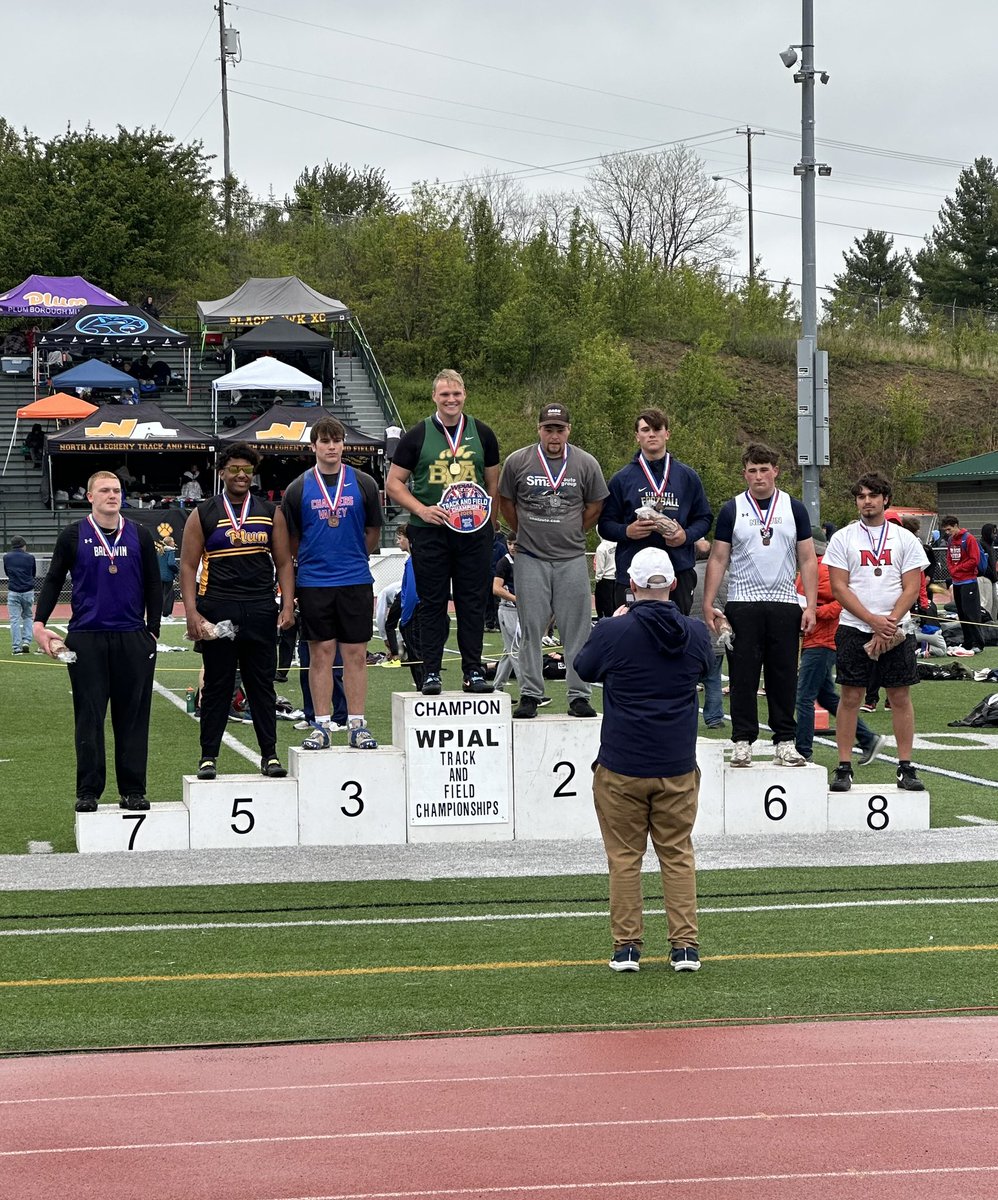 BillDAnderson1's tweet photo. Great day for some KA Throwers (and football players) at WPIAL Championships.
@Nickanderson_62 gets to states for placing 4th in shot put.
@banderson11_ went in ranked 24th finished 15th with a clutch throw in shot put.
@LukeCrider44270 had a personal best in discus and finished 5th
@LandynArtman17 had another great meet and finished 5th in javelin

Well done!