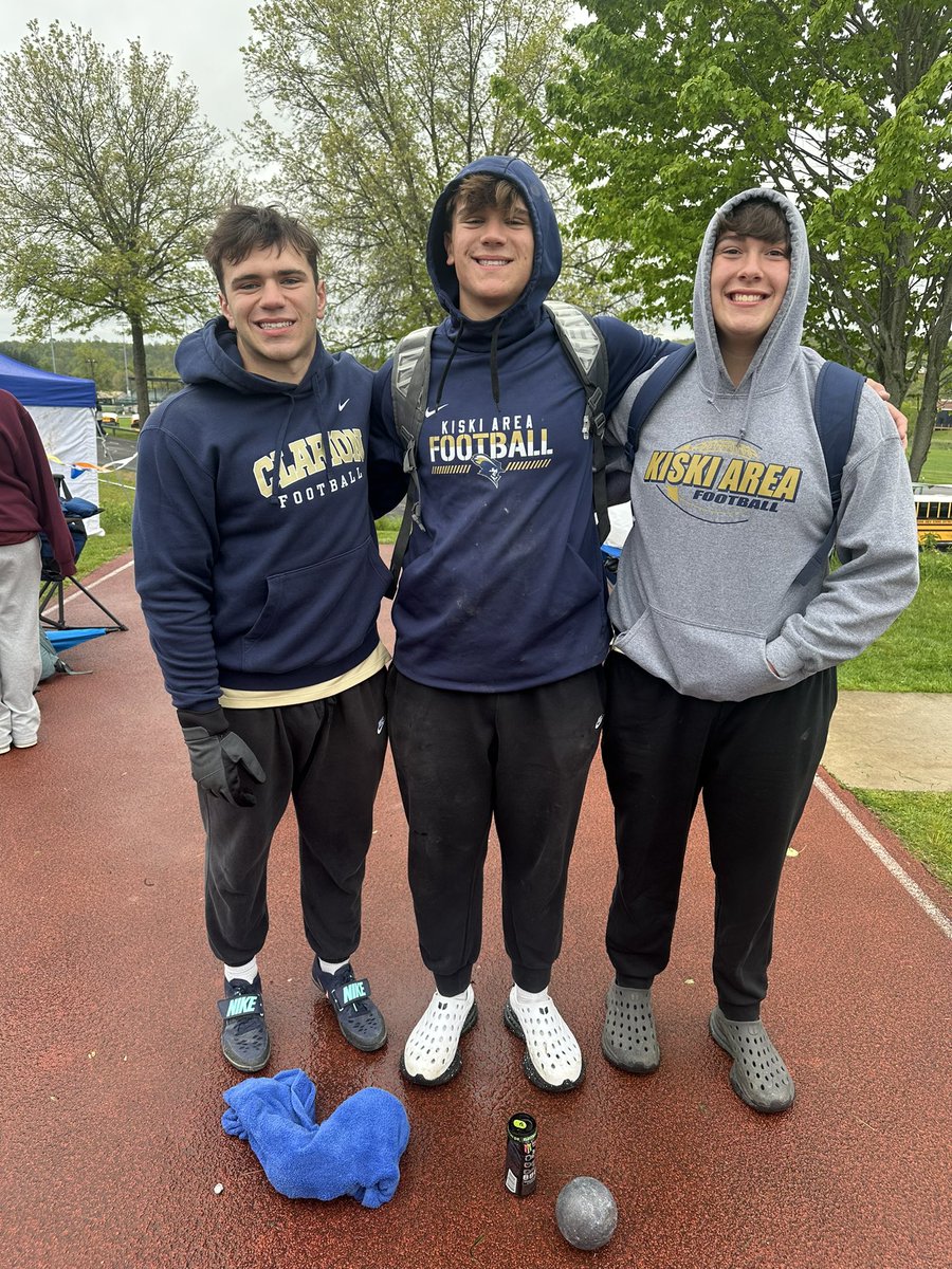 BillDAnderson1's tweet photo. Great day for some KA Throwers (and football players) at WPIAL Championships.
@Nickanderson_62 gets to states for placing 4th in shot put.
@banderson11_ went in ranked 24th finished 15th with a clutch throw in shot put.
@LukeCrider44270 had a personal best in discus and finished 5th
@LandynArtman17 had another great meet and finished 5th in javelin

Well done!
