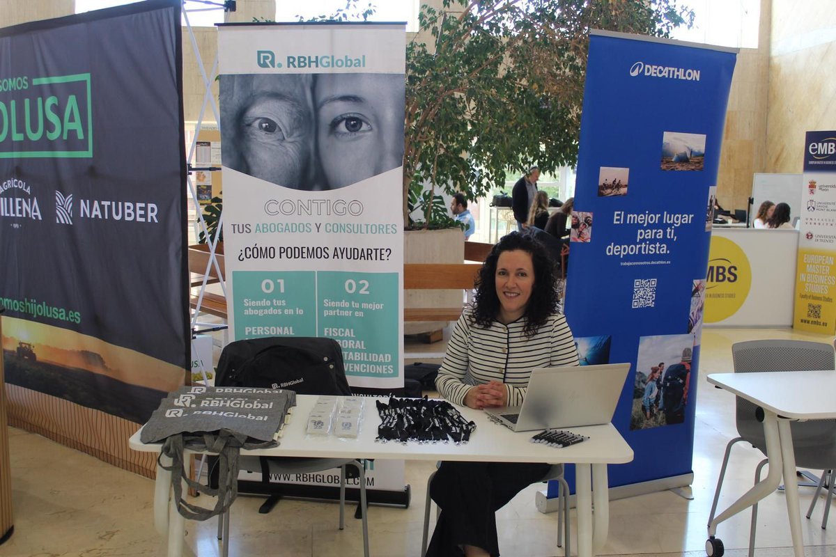 RBHGlobal's tweet photo. Esta semana participamos en la Jornada de Salidas Profesionales de la Facultad de Ciencias Económicas y Empresariales de la Universidad de León 🎓. Conectamos con talento joven y mostramos cómo crecemos en RBH Global 💼.

#Talento #Empleo #Empresas #RBHGlobal #InnovarConVision https://t.co/Jy5CuCWRro