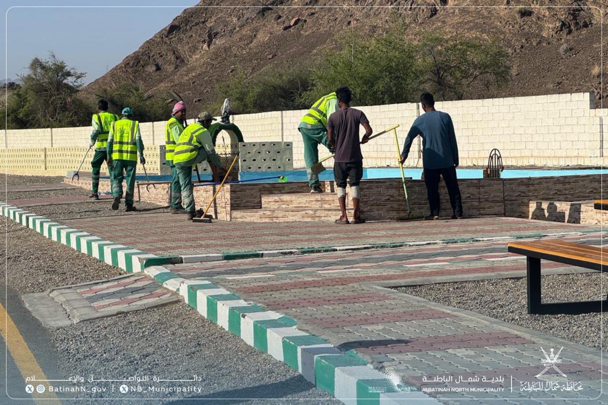 NB_Municipality's tweet photo. نفّذت #بلدية_شمال_الباطنة حملة نظافة بفلج المبرح بولاية #السويق وفلج بلدة الغيزين بولاية #الخابورة، بمشاركة أهالي البلدة، وذلك في إطار تعزيز الوعي البيئي والمحافظة على المرافق العامة. https://t.co/AKZxCahcsP