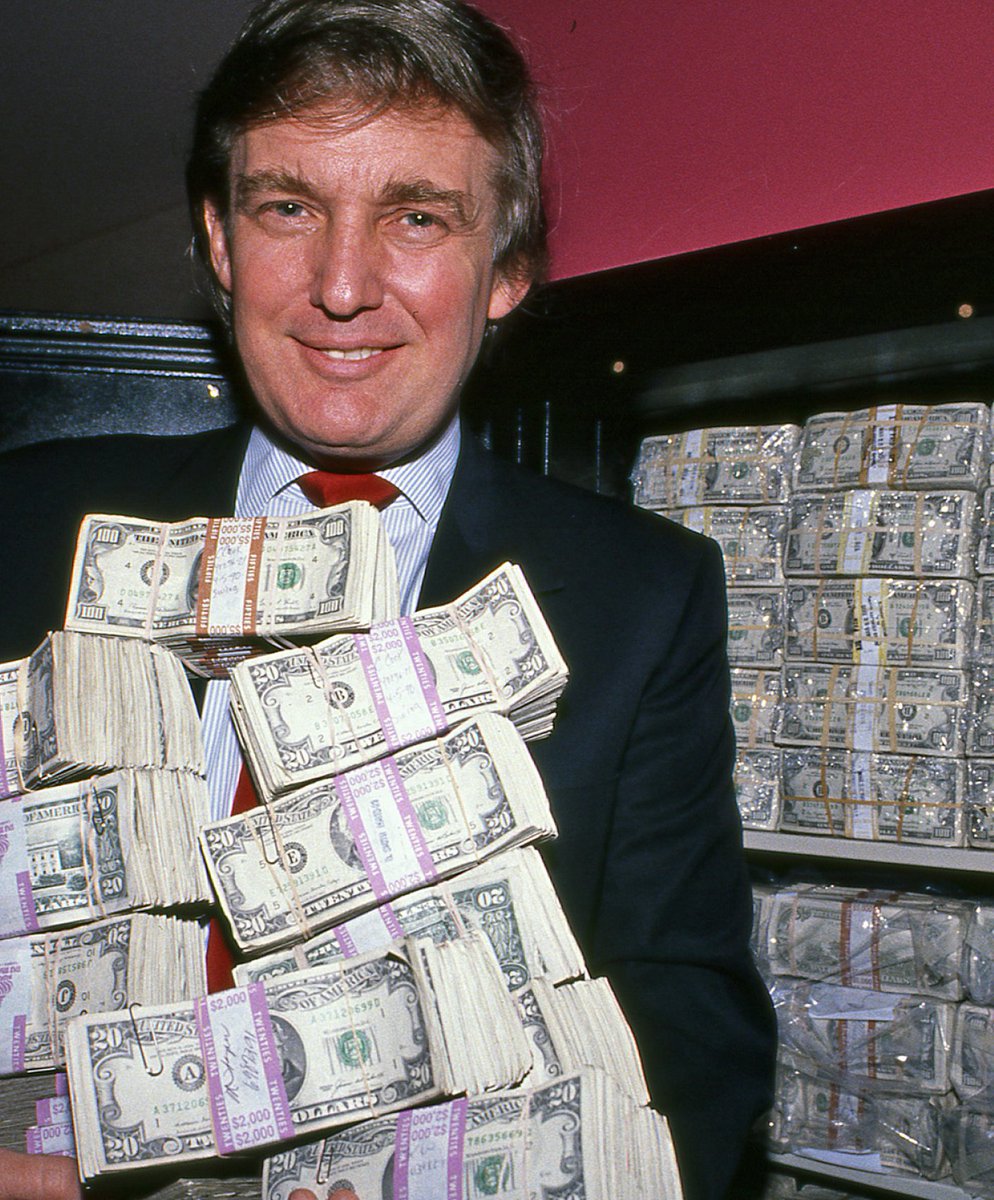 Dropstab_com's tweet photo. 💥 Trump family’s Q1 2026 disclosure looks like an AI x crypto portfolio. 

The filing shows exposure to $COIN, $MSTR, $MARA, $HOOD, $NVDA, $AVGO, $ORCL etc.

https://t.co/HJVAtqBkza https://t.co/8zabbM13ic