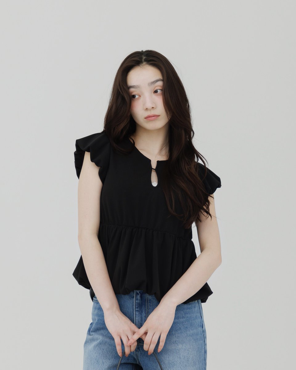 _525ma's tweet photo. 【ZOZOTOWN】
デートにも使える半袖T
甘さと大人っぽさが丁度良い。 https://t.co/Cbk0tEginW