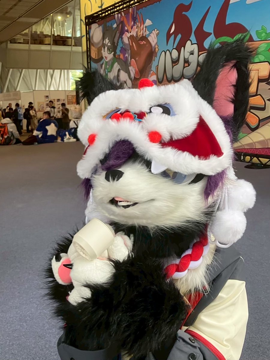 Eigetsu_TW's tweet photo. 阿~好熱!
你有風扇!!!
拿來拿來 給我給我
YA~拿到了好涼快~
嗯? 你說你怎麼辦??
才不給你 拿到就是我的了W
(灬ºωº灬)

📷墨默
#FursuitFriday https://t.co/CC0uVxQp0g