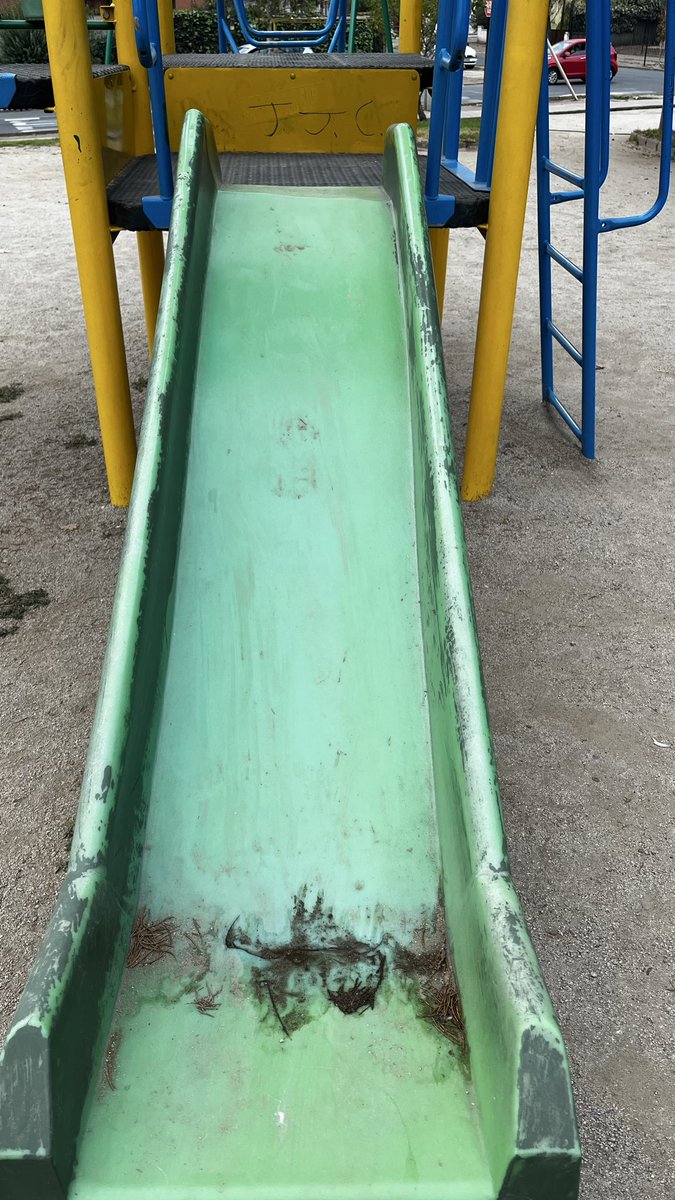 libra_74's tweet photo. @MuniMacul @Gob_Santiago
Plaza en macul recientemente acondicionada para ejercicios olvidó que también hay niños en la zona que quieren jugar #plazadeportivaramoncruz https://t.co/vb7Neayzln