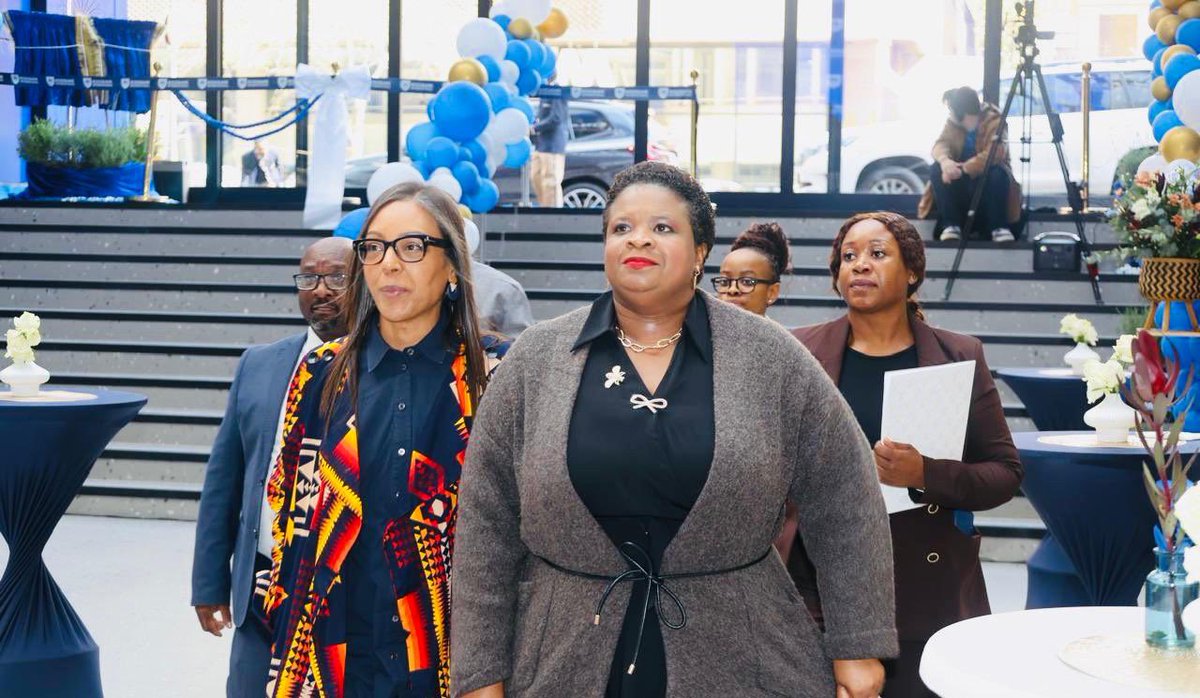 HigherEduGovZA's tweet photo. Earlier today, Deputy Minister @DrMimmyGondwe attended the rebranding and strategic relaunch of Rosebank College as “Rosebank International”, marking a significant milestone in expanding access to quality higher education locally and across the African continent. https://t.co/a5BlWwCG41