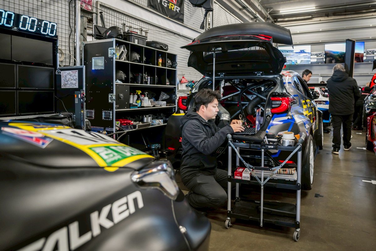 ROOKIE Racing tweet media