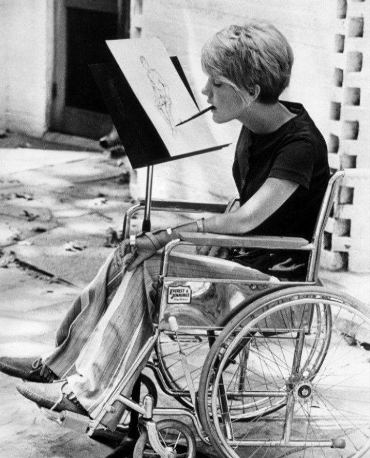 anna319450's tweet photo. Disabled, but pure talent. Follow for more 👇 https://t.co/IPfmORjZqW