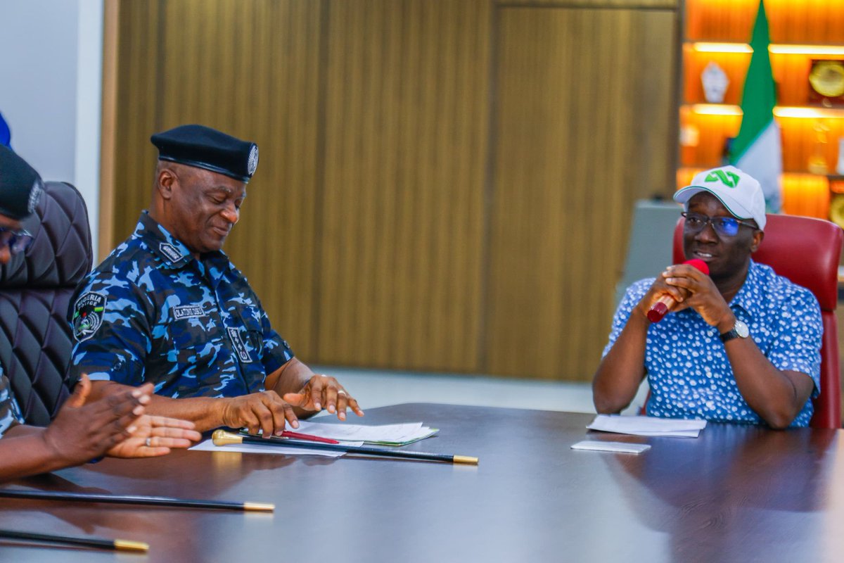 Tunji_Kinsun's tweet photo. In an inspiring shift toward a new era of justice, the nation's top COP @TunjiDisu1 has declared that the true masters of the streets are no longer the corrupt or the criminal, but the people themselves. Stripping away the walls of bureaucracy, IGP has commanded state CPs https://t.co/RUpPbGkiuS