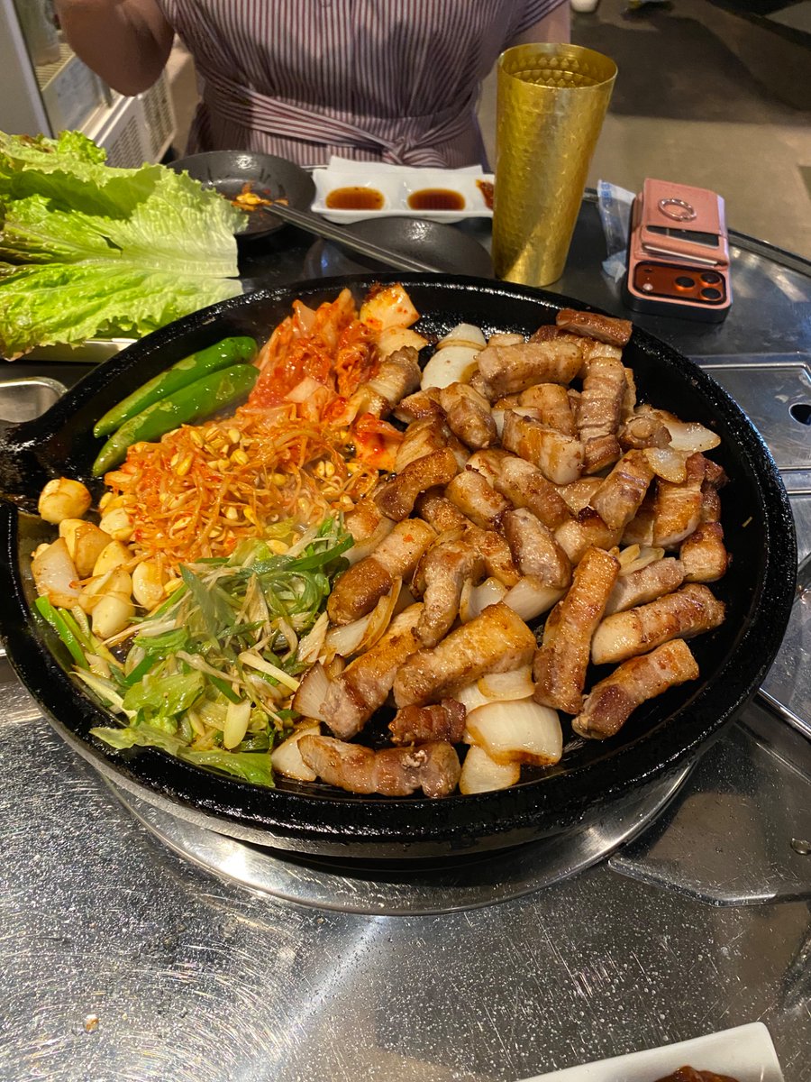 baechantokyo's tweet photo. 3480엔 타베노미호다이에서 이퀄리티가 가능함? 일본에서 먹은 삼겹살 중에 가장 맛있었음. 한국에서 1인분 15000원 급… https://t.co/7y7DxhA8lQ