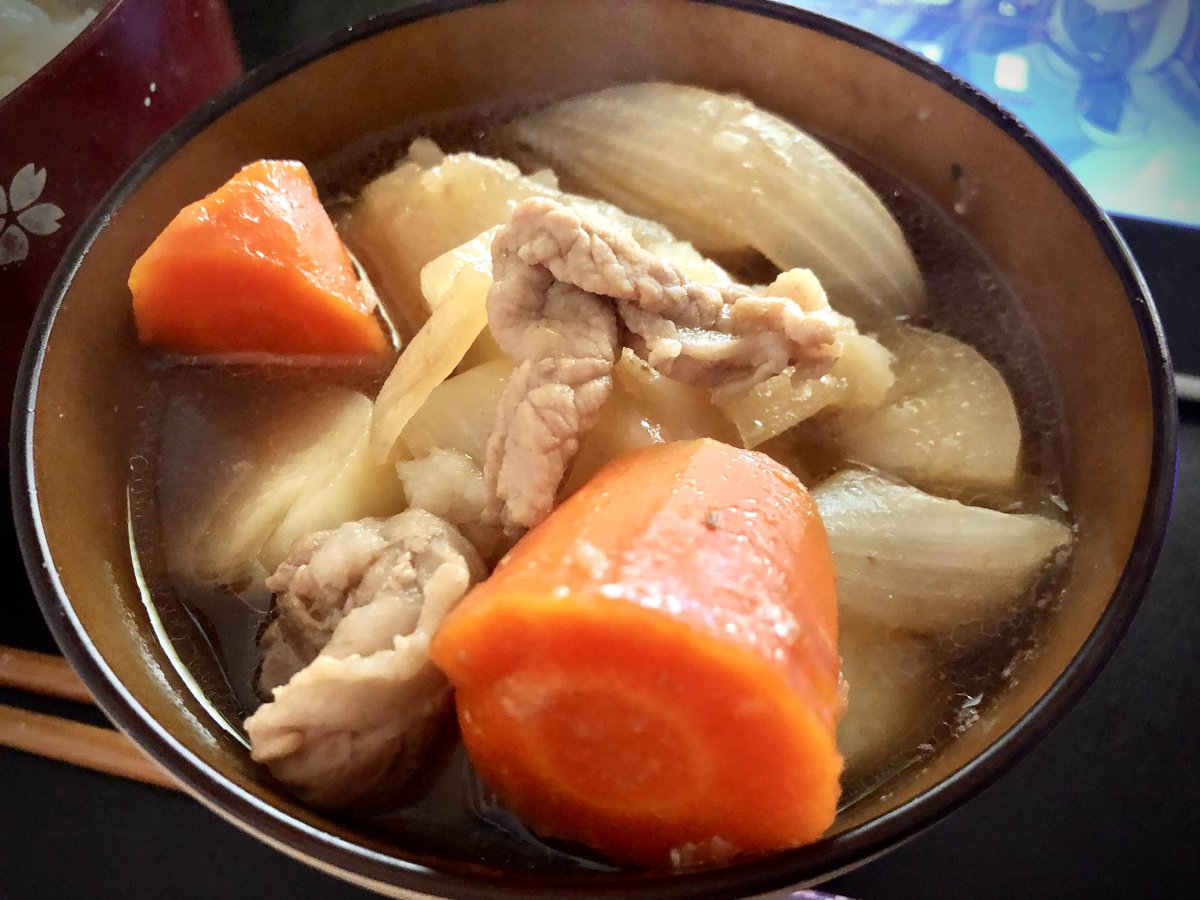 という訳で……完成！ 肉じゃがじゃが！ じゃがいもがちょっと多かった