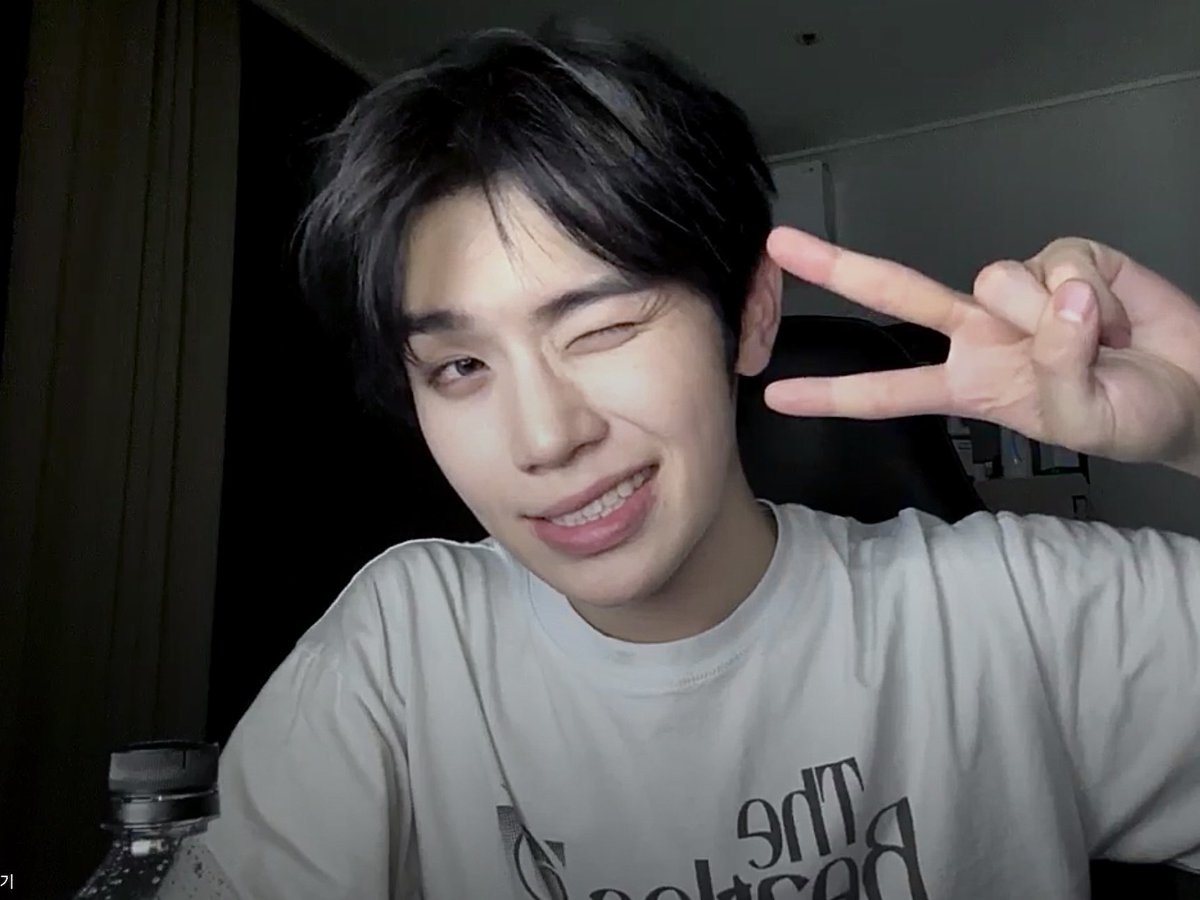 비쥬 tweet media