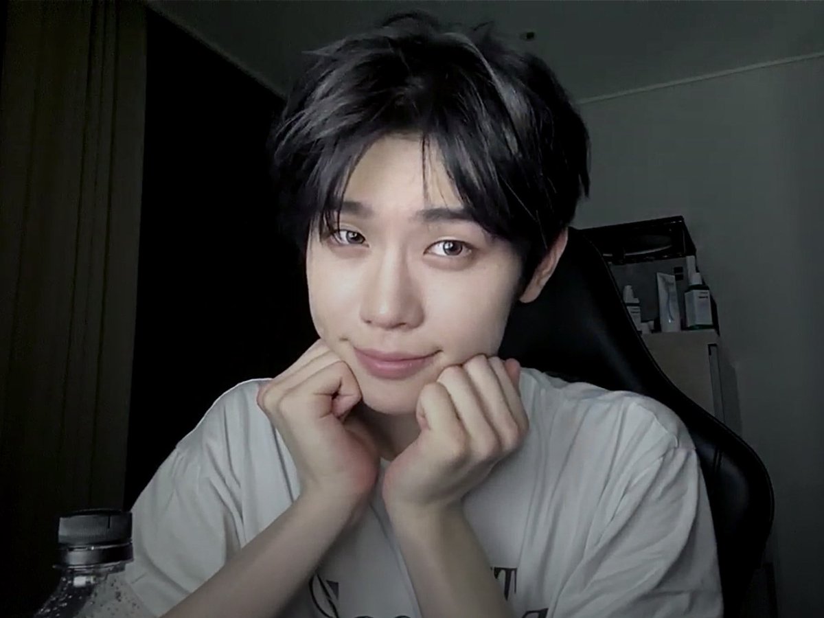비쥬 tweet media