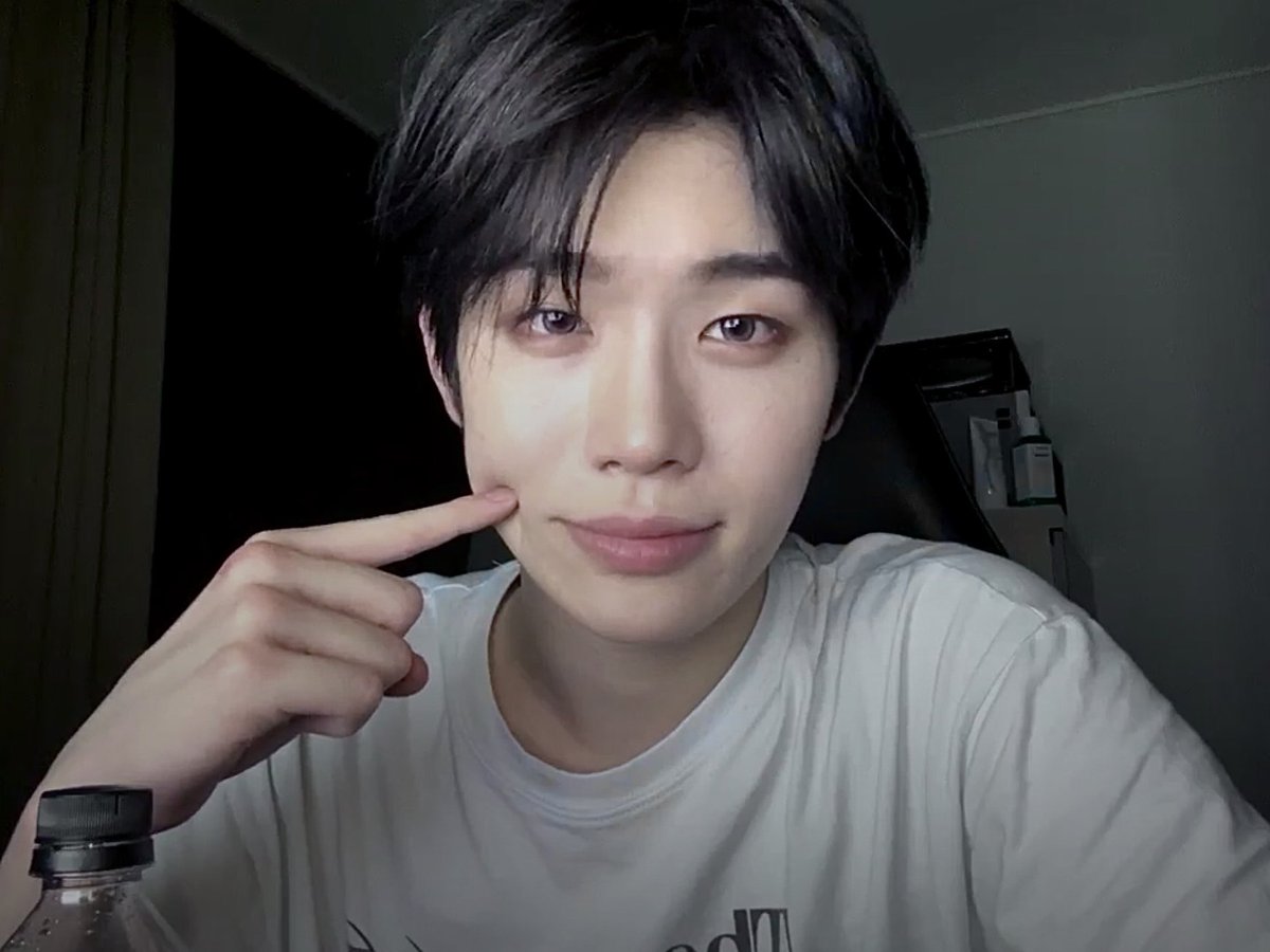 비쥬 tweet media