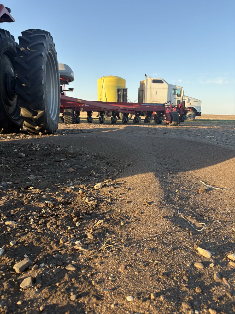 MattUndlin33's tweet photo. @Nelson_NPlains @NDfarmer81 @AgDayTV @ClintonReports @AgNews https://t.co/MpKfkMrthe