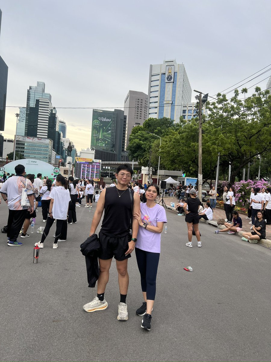 jongkonvinee's tweet photo. มาเต้นสวนลุมแก้บน
ลูกสาวลูกชายได้แชมป์
伦敦世界冠军🏆
#莎莎大头 
#孙颖莎 #王楚钦 
🏓🦈🦁🏆🥇 https://t.co/iZ1upF9EkG