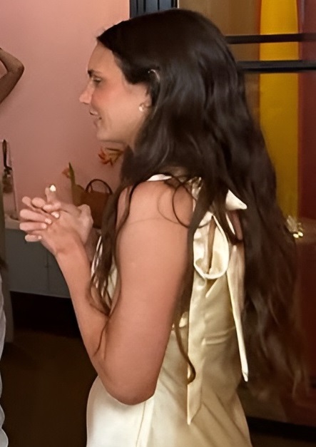 Sonia50998414's tweet photo. !QuΓ©date con alguien que te vea asΓ como ve mi preciosa @barbara_lopez21 a su Γ±ovia @macabeso πππ€€ mi ojiazul ππ°π§ #barbarena #diosasgriegas #DiosaAchaga #macaybarby #TeamLopezAchaga #MacarenaAchaga #julsyval β€οΈβπ₯ππππ₯°ππ https://t.co/img3FMICdP