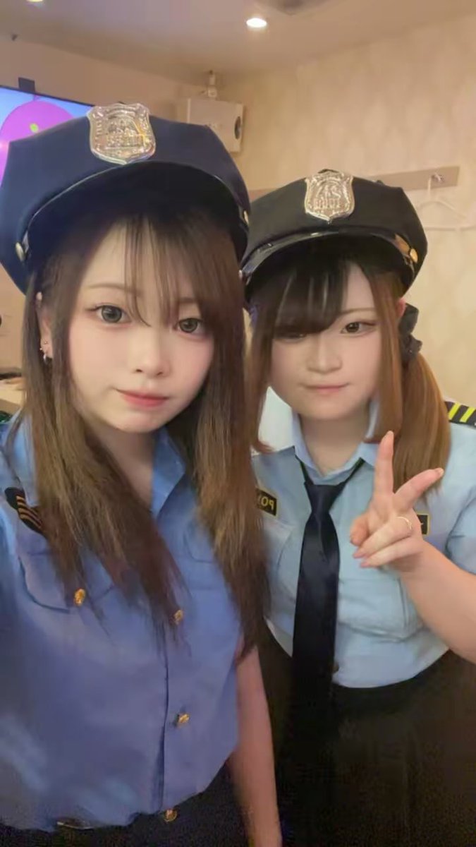 yu_fbd's tweet photo. 今日と明日出勤してます！
転生ポリスイベントしてるので遊びに来てください！
ましろちゃんとレイちゃんと3人です！
#コンカフェ　#ポリス https://t.co/2exSSzzJKN