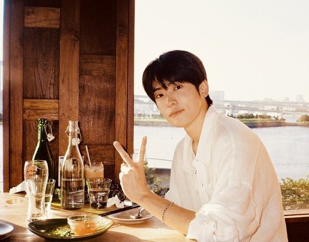 honeyllust's tweet photo. dinner time! 
𝚌𝓱eer𝘴🥂🍾 https://t.co/ueNWxDmXvn