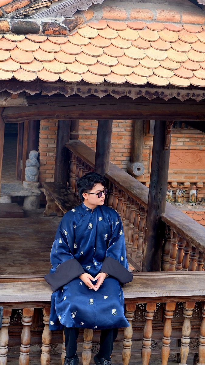 bomonken's tweet photo. Ngoài trời, chỉ thấy sương và lá
Trong phòng, mỗi em la và sướng https://t.co/57mP8encek