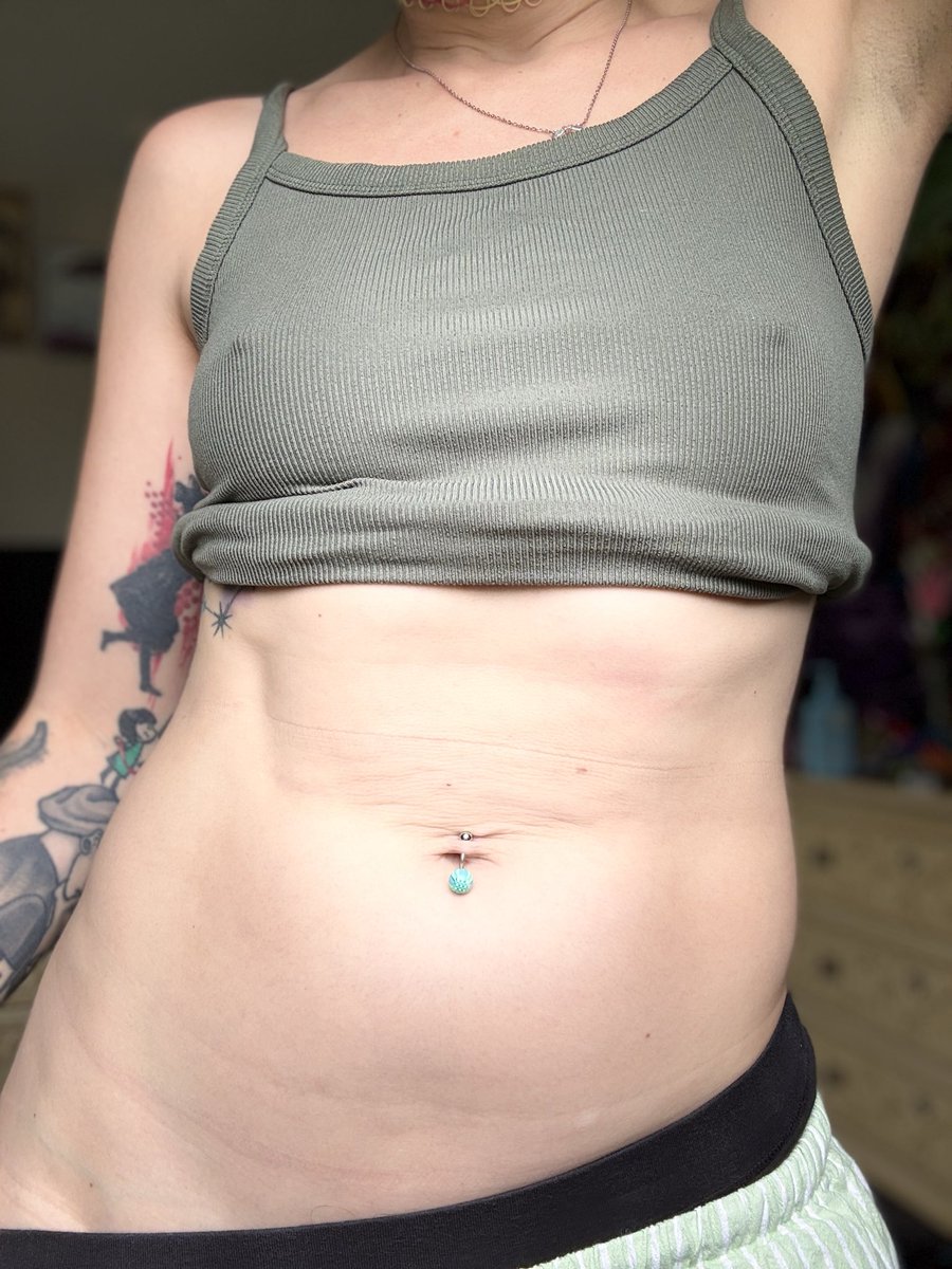 EveLuv422's tweet photo. Since insta took it down I’ll post it here #NATURALVIBES #goddesseve #mombod #slimfit #stomach #petite #goodmorning #goodmorningx #goodmorningtwitterworld #goodmorningtwitter #stomach #petite #small #ittybitty #belly #tummy #mombod #eatyourheartout https://t.co/8sQvUx5suW