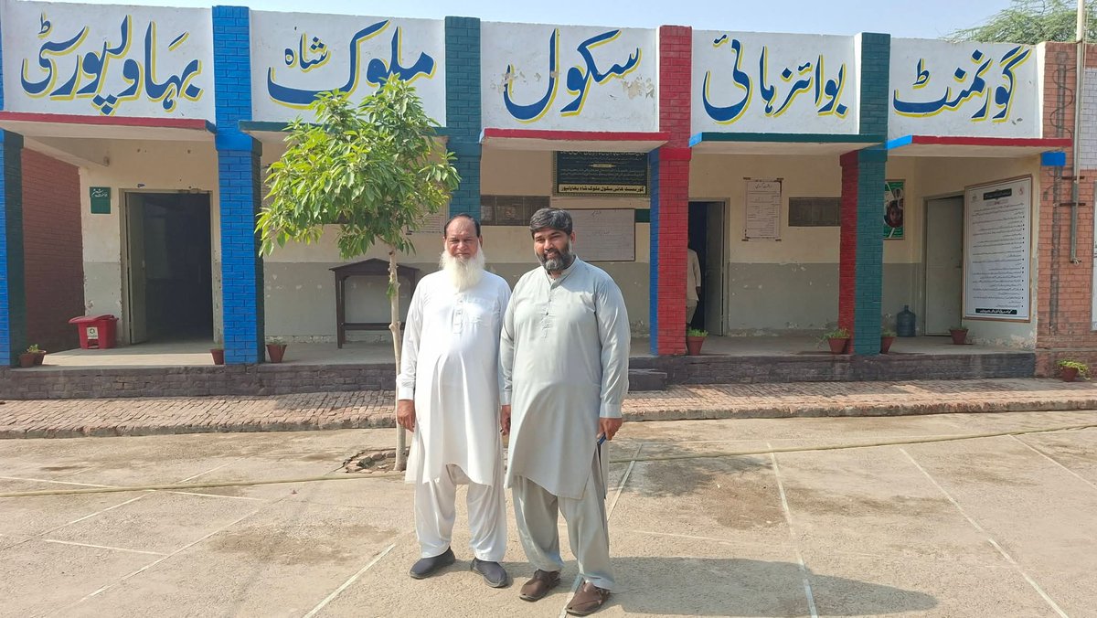 Q_BatalWi's tweet photo. Dear US aid pakistan @USAID this school was build by u... And is now at dying stage can u rebuild it... It will be pleasure for all the community... GHS Malook Shah Bahawalpur City 3220047 https://t.co/7p3epiwQCl