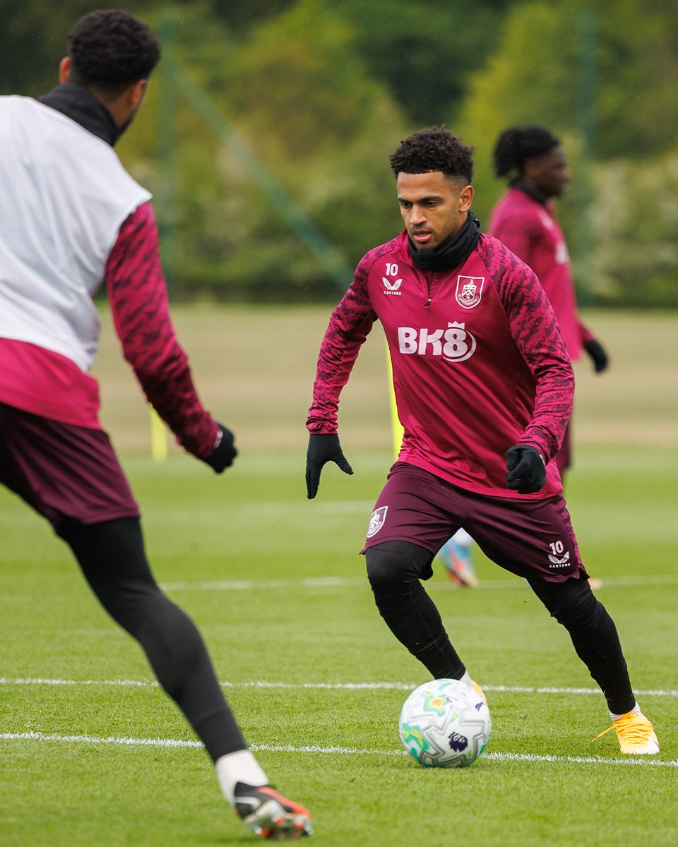 Burnley FC tweet media