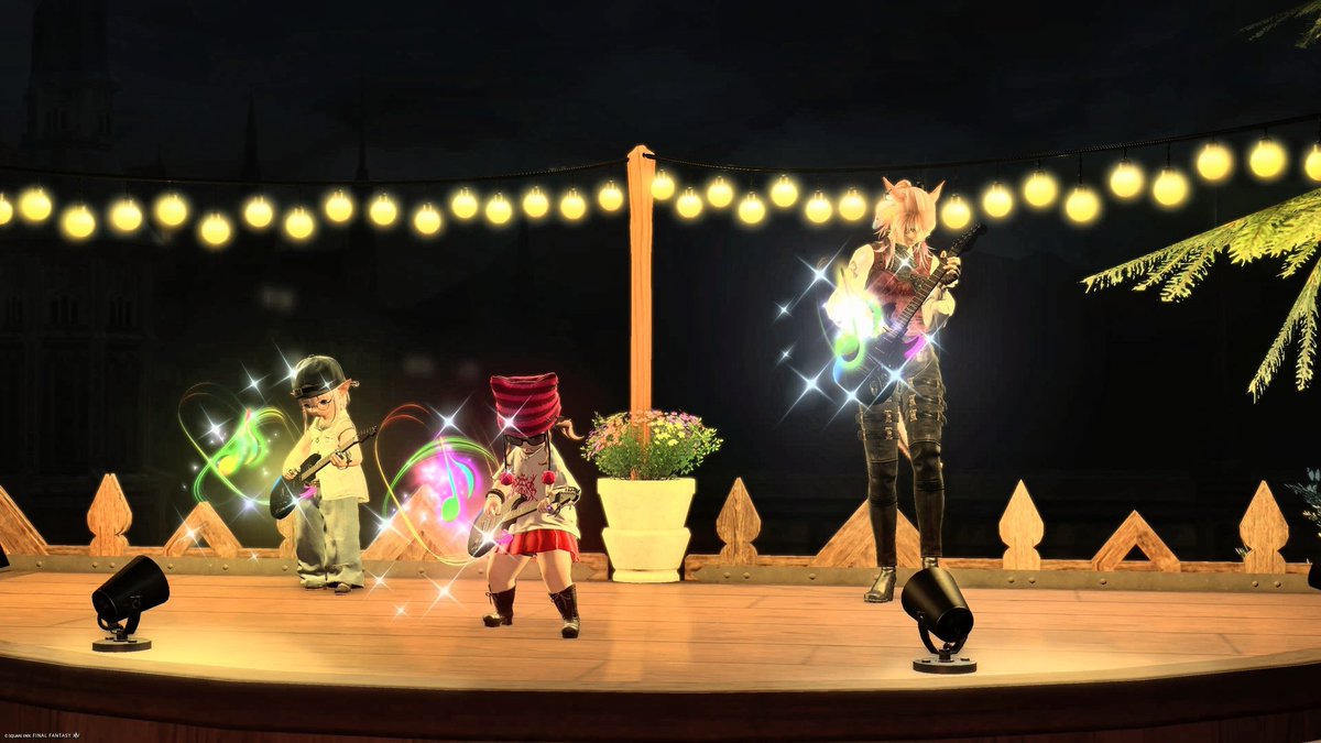 RileyHart_FF14's tweet photo. うちの潜水艦も２つ持ち帰って来て庭にステージが完成しました。😚
#FF14 https://t.co/tDujcWe8N3