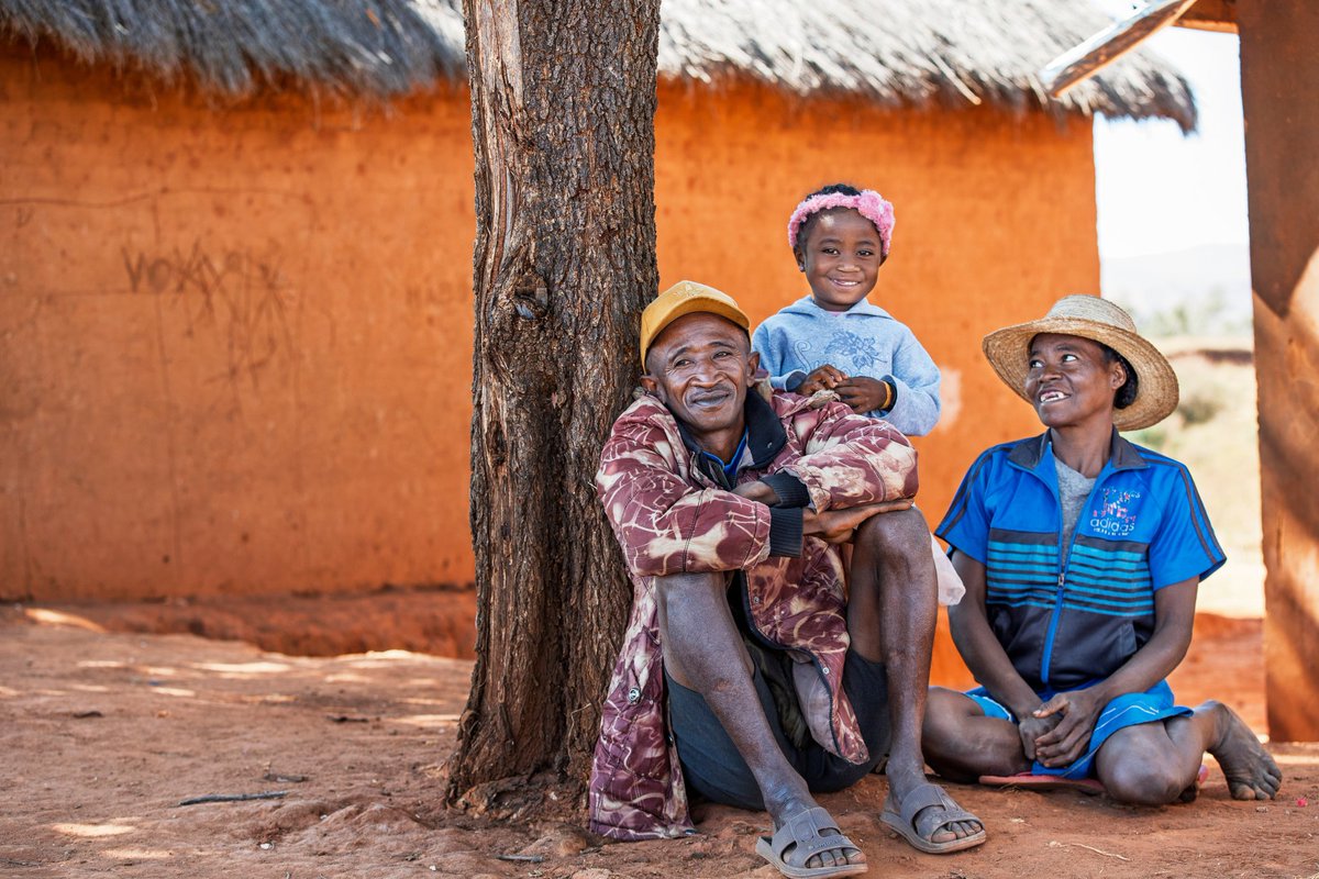 Operation Smile tweet media