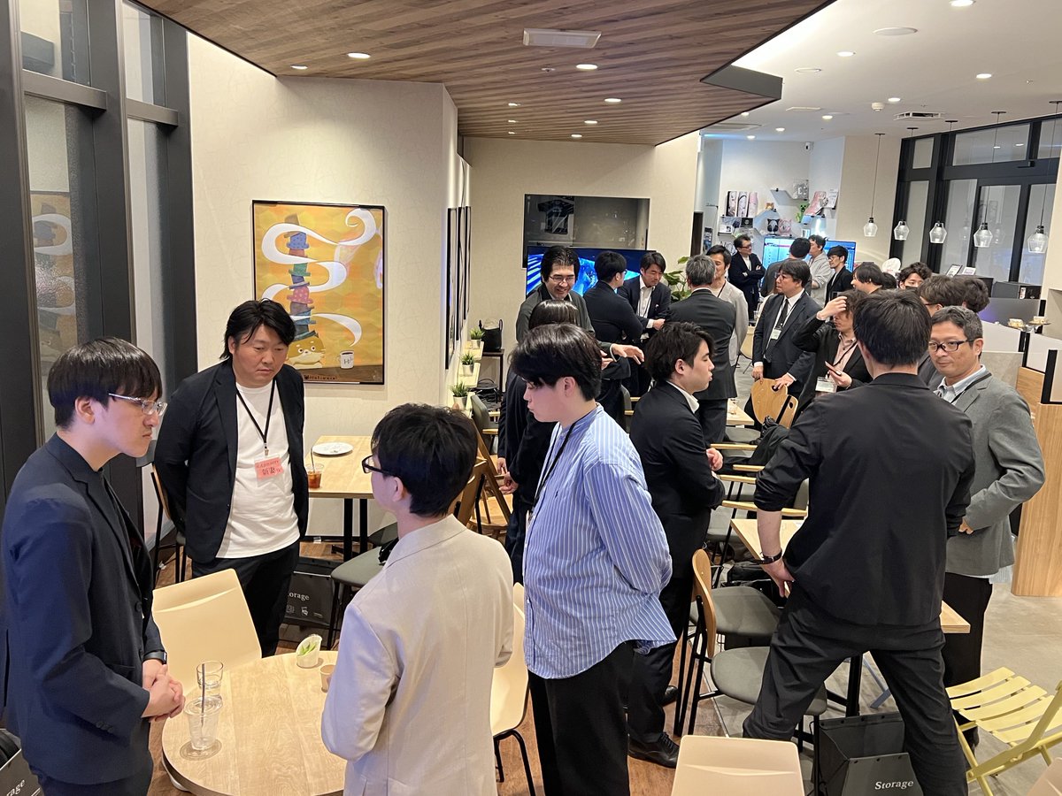 NAEBOesports's tweet photo. 本日はお忙しい中、NAEBO eSPORTS STATION eスポーツ企業交流会へご参加いただき、誠にありがとうございました。

初開催にも関わらず、多くの企業様・学校関係者様にお集まりいただき、大変充実した時間となりました。

今回のテーマであった
「eスポーツを単なる娯楽としてではなく、企業活動・人材交流・地域連携へどう活用できるか」

交流会を通して、皆様それぞれに“自社でも試してみたいアイデア”をひとつでもお持ち帰りいただけておりましたら幸いです。

私たちNeSとしても、今回の交流会をきっかけに、札幌市におけるeスポーツの新たな可能性や、“今すぐ始められる取り組み”が数多く見えた一日となりました。
 
これからも、発展し続ける札幌のeスポーツシーンへ。
私たちNeSも挑戦と取り組みを続けてまいります。

改めまして、本日は誠にありがとうございました。

#北海道 #札幌 #Sapporo 
#eスポーツ #eスポーツ企業交流会 
#esports #ゲーム #Game 
#ゲームのまち札幌