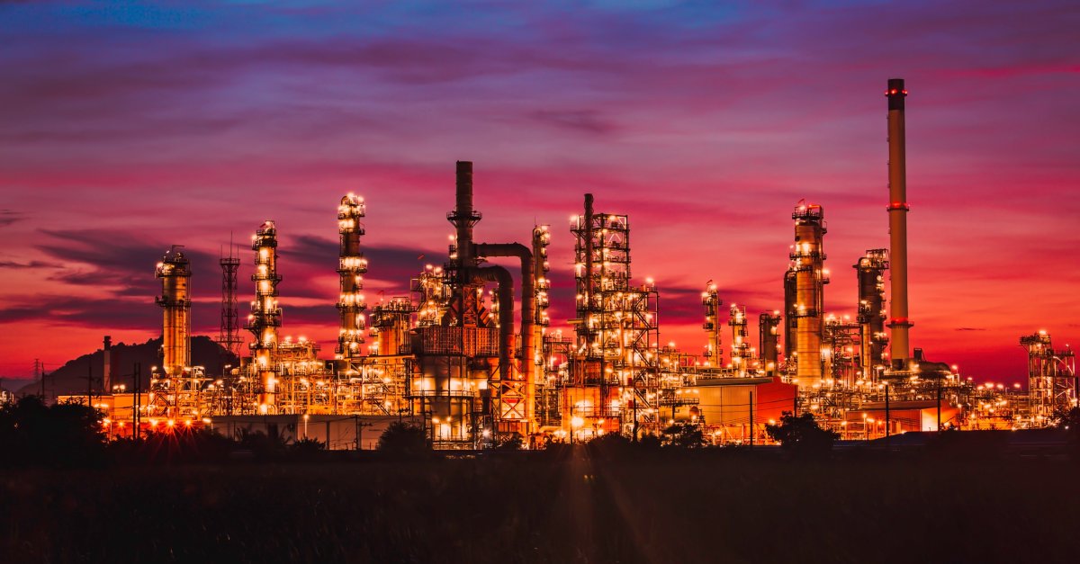 MicroMotion's tweet photo. Refinery safety + uptime depend on 4 layers: functional, occupational, process &amp; containment. Practical guidance for engineers and ops managers to close gaps before they become incidents. Download eBook: https://t.co/qVTjw85Vp3 https://t.co/InKPUtiaBs