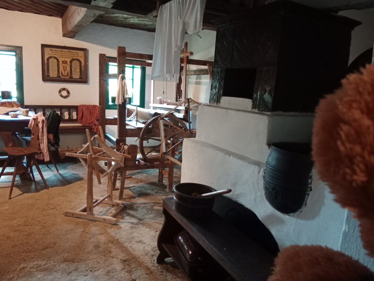 HugoNaCestach's tweet photo. O lnu povídání... putování národním muzeem v přírodě na Veselém kopci II. ... https://t.co/LW0Z4UTCxk https://t.co/QBkEIK6ECs