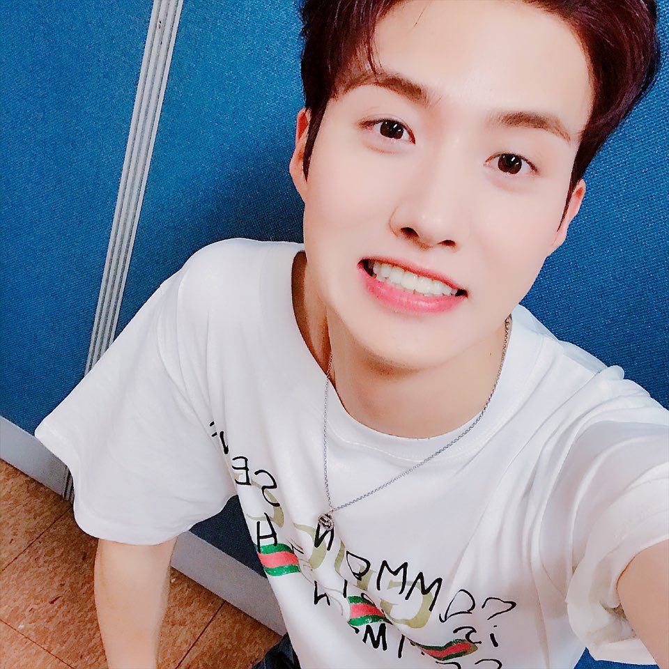 adoringyeo's tweet photo. today marks 8 years since changgu became my brightest star ! him and his healing voice have brought me so much happiness and strength for all this time and i’m so thankful for him and proud to watch him shine. when i said that i love you, i meant that i love you forever. 오사소💙 https://t.co/asUINihexy