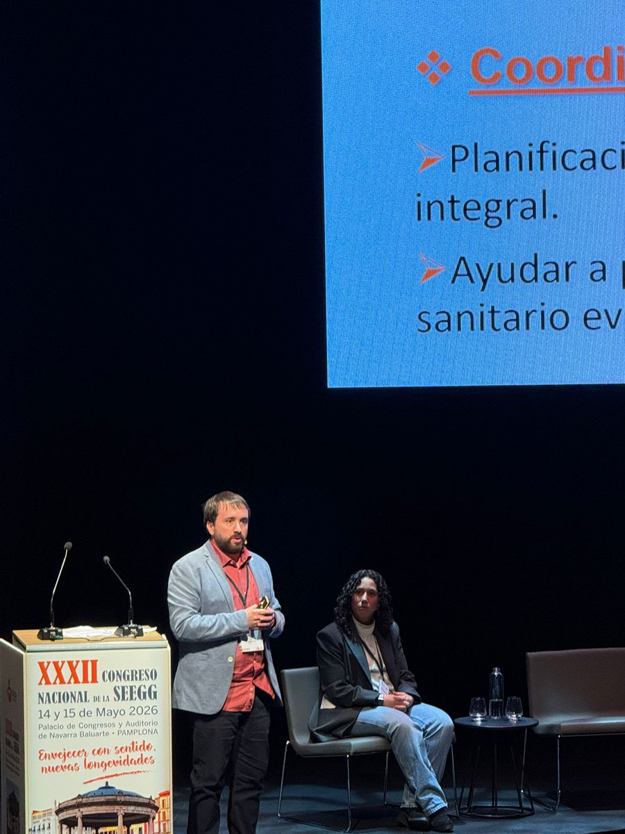 KCervilla's tweet photo. Ha sido un Honor poder participar en el XXXII Congreso de la @enfergeronto. Y quisiera agradecer especialmente a @CristinaCalfaro por haber contado conmigo como representante de nuestra Unidad de Continuidad Asistencial de @HSJD_Pamplona. https://t.co/PAFsqayhFG