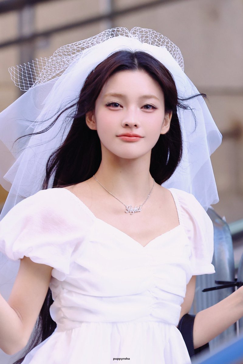 nuunglady's tweet photo. 출근할 땐 이런데.. 퇴근할 땐 유령신부인 여자아이가 좋다아.... ............. https://t.co/TlvTAJ2y23