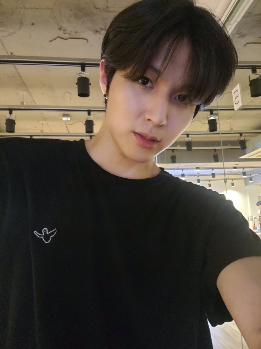 ugeon_face's tweet photo. #WHIB #UGeon #유건 #유승용 https://t.co/h5cd0WIEho