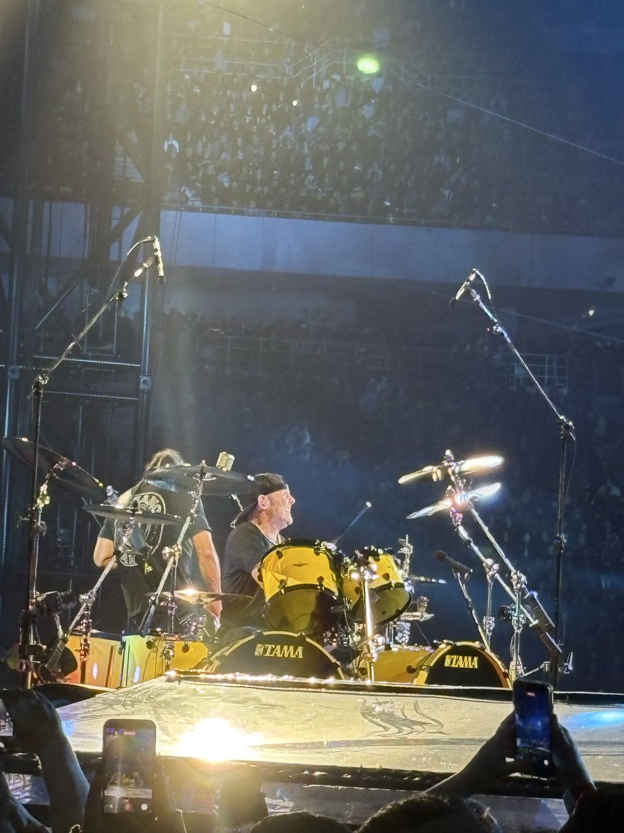 orkowitz's tweet photo. Thank you for frantic night 🤘
#Metallica #M72Bucharest @Metallica https://t.co/fbcQlf4m7h