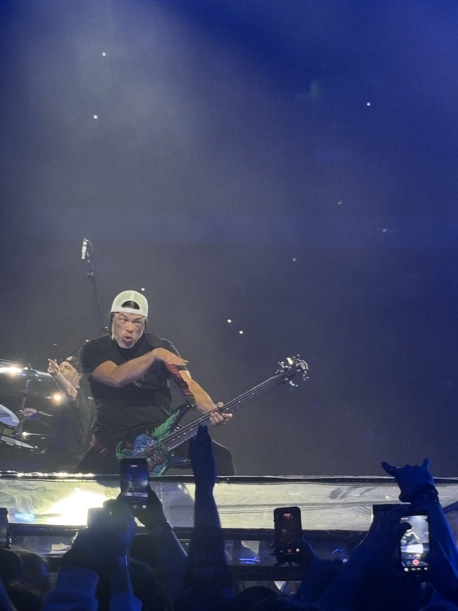 orkowitz's tweet photo. Thank you for frantic night 🤘
#Metallica #M72Bucharest @Metallica https://t.co/fbcQlf4m7h