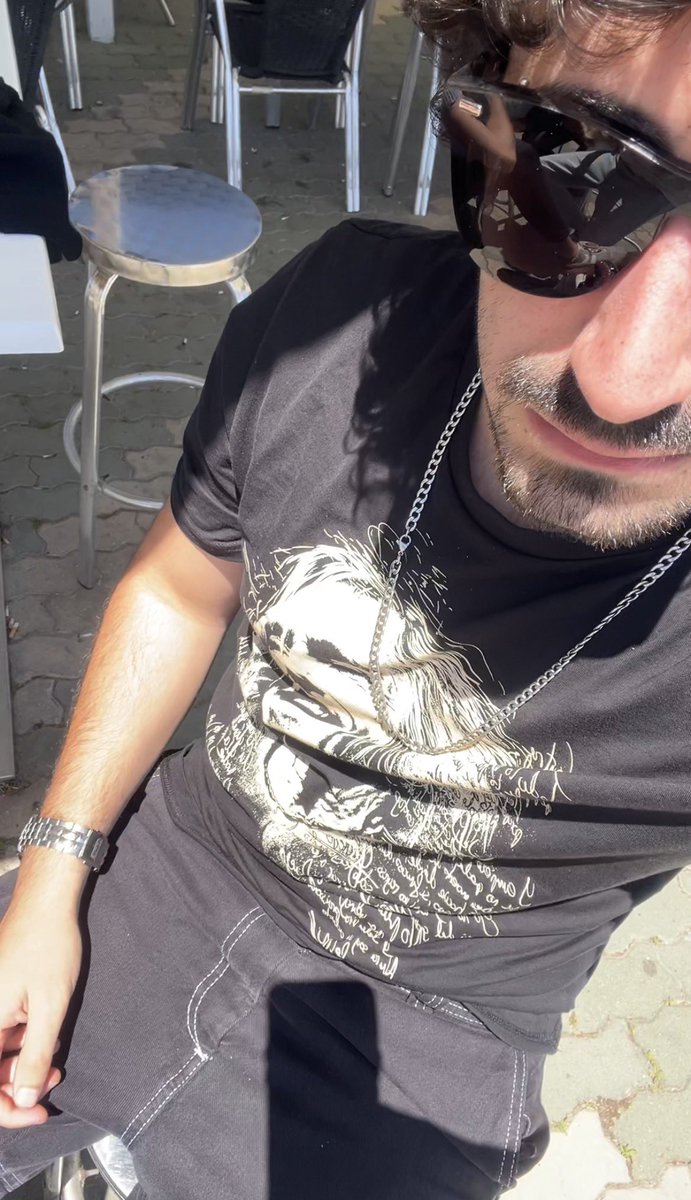 alejandro skywalker tweet media