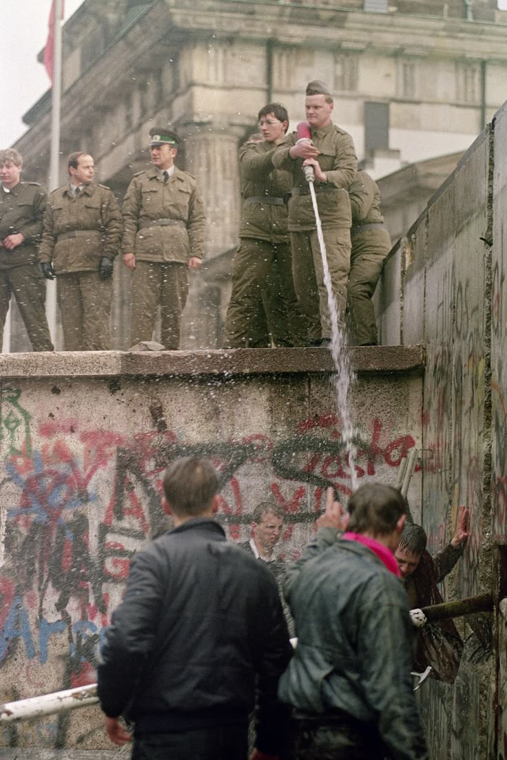 East German Visuals tweet media