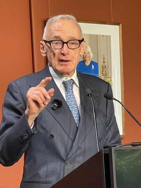 Bob Carr tweet media