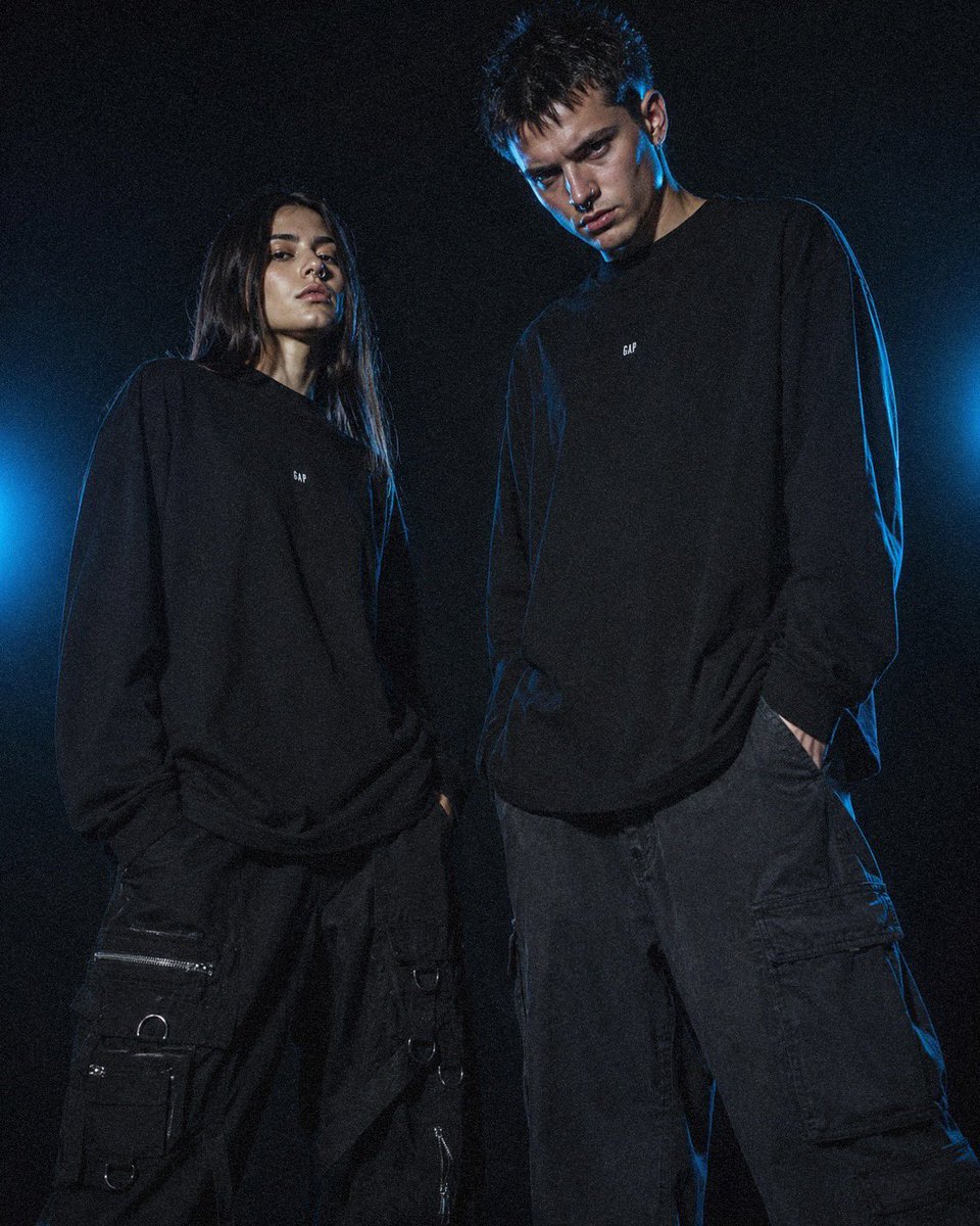 NewRepublicShop's tweet photo. SURPLUS SALE WIDE OPEN 

YZY x GAP 

https://t.co/fAhDYxkYvw https://t.co/5SRhon4twD
