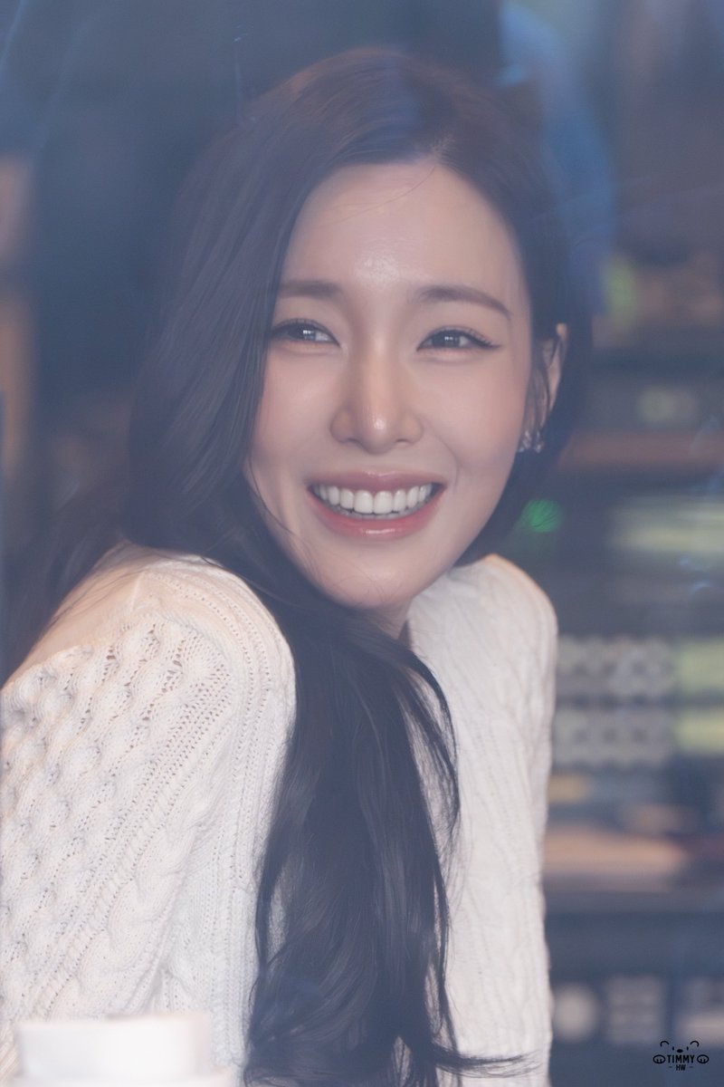 TimfanyHW's tweet photo. [HQ] 260515 Tiffany - Paul Kim Cool FM
#Tiffany #티파니 #소녀시대 #SNSD https://t.co/2tRjYNzbsp