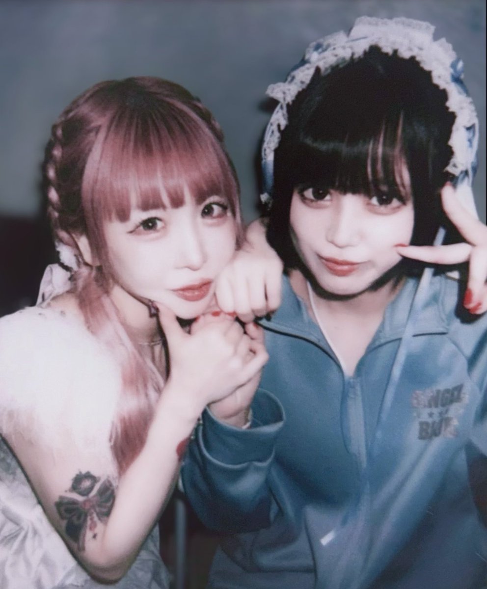 ❤︎ tweet media